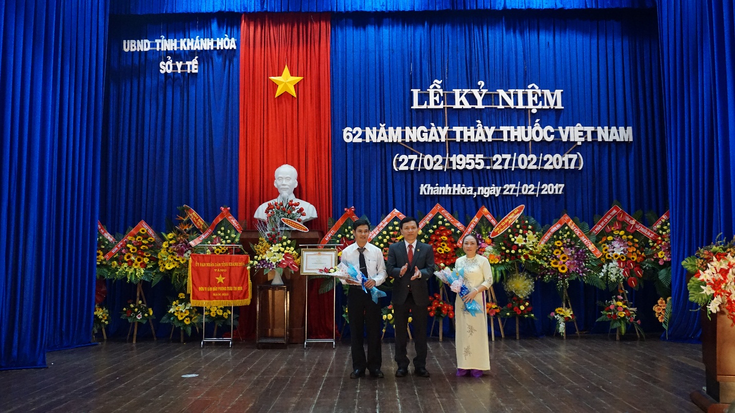 Description: D:\CÔNG TÁC\hình bệnh viện\A. lễ kỷ niệm 62 năm ngày Thầy thuốc Việt Nam 27.2.2017\DSC05013.JPG