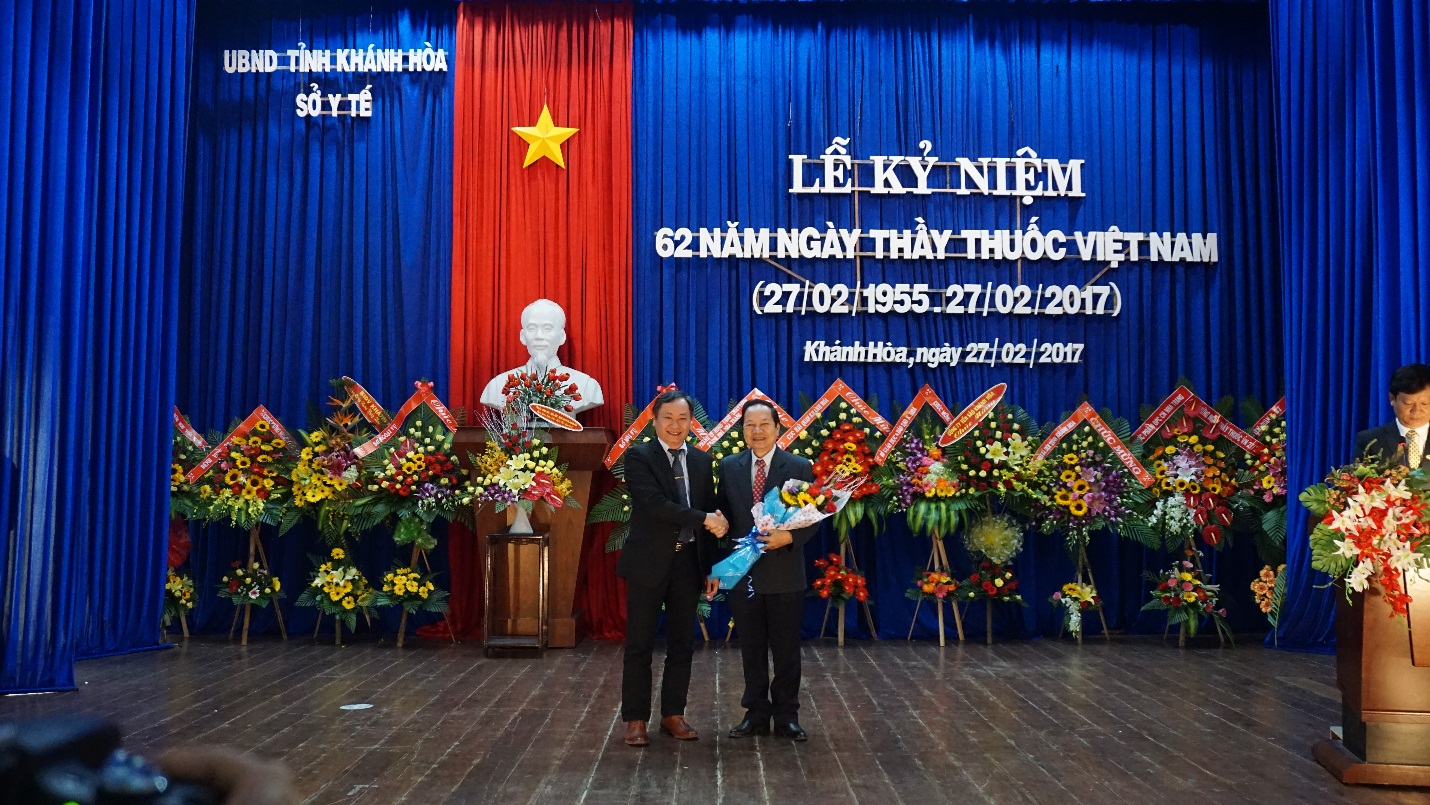 Description: D:\CÔNG TÁC\hình bệnh viện\A. lễ kỷ niệm 62 năm ngày Thầy thuốc Việt Nam 27.2.2017\DSC05051.JPG