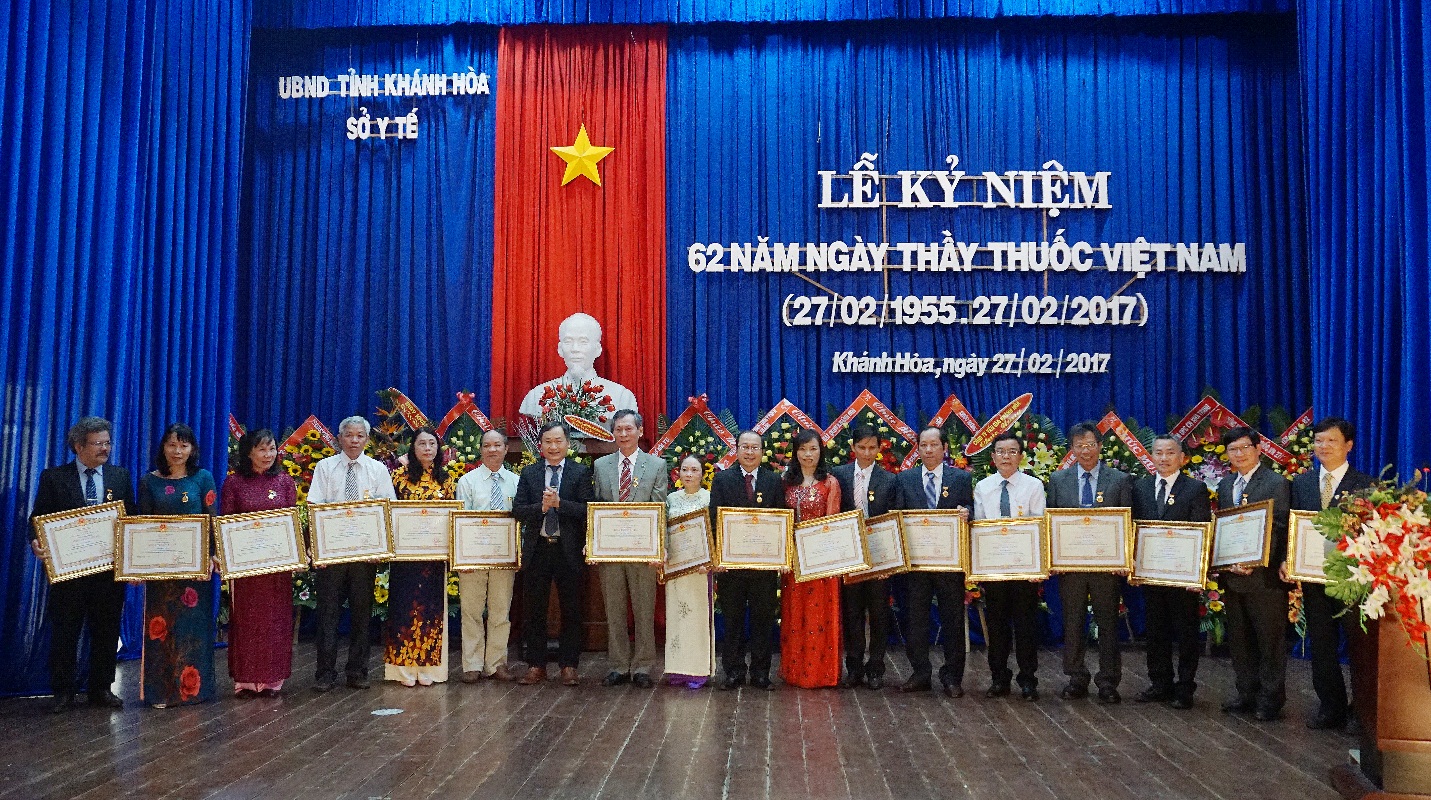 Description: D:\CÔNG TÁC\hình bệnh viện\A. lễ kỷ niệm 62 năm ngày Thầy thuốc Việt Nam 27.2.2017\DSC05067 2.jpg