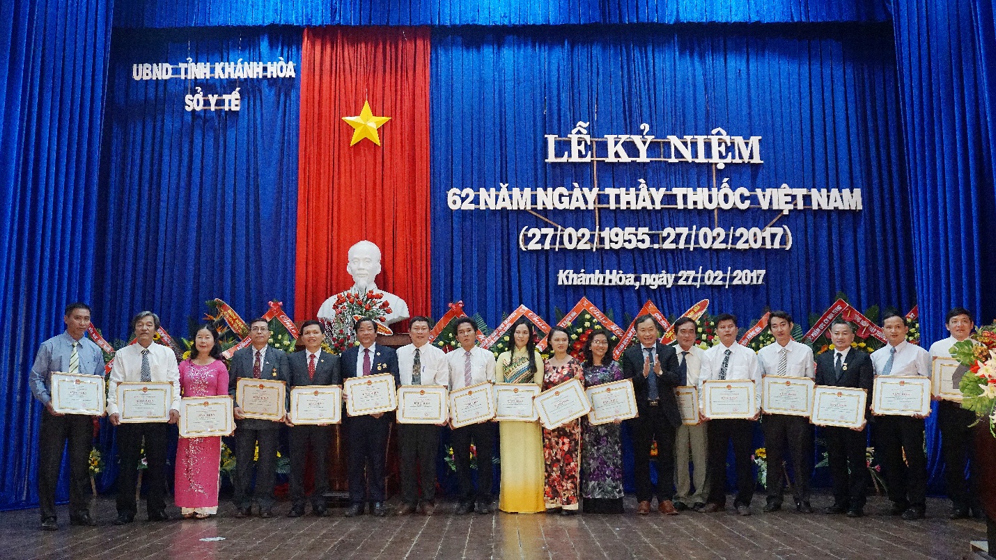 Description: D:\CÔNG TÁC\hình bệnh viện\A. lễ kỷ niệm 62 năm ngày Thầy thuốc Việt Nam 27.2.2017\DSC05113 2.jpg