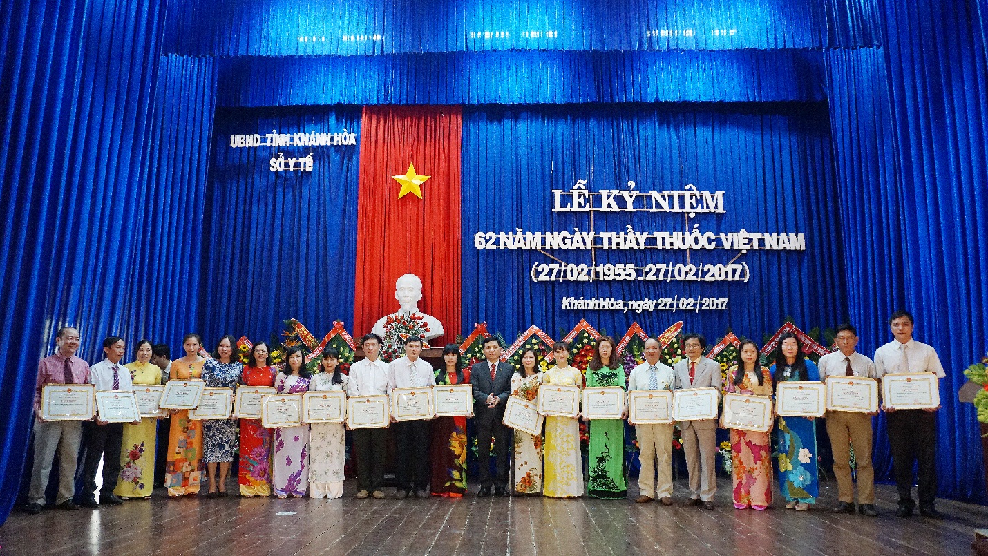 Description: D:\CÔNG TÁC\hình bệnh viện\A. lễ kỷ niệm 62 năm ngày Thầy thuốc Việt Nam 27.2.2017\DSC05118 2.jpg