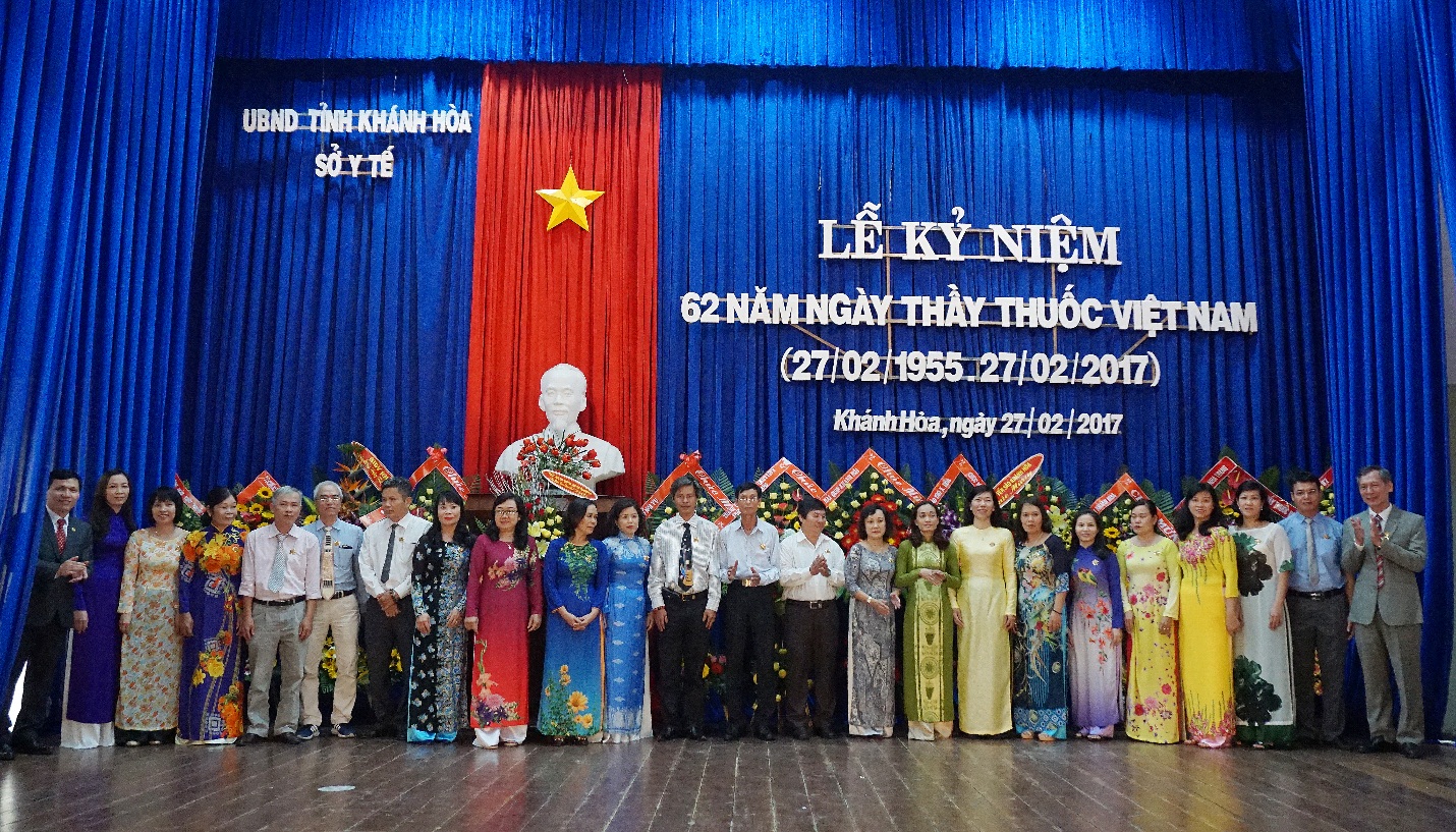 Description: D:\CÔNG TÁC\hình bệnh viện\A. lễ kỷ niệm 62 năm ngày Thầy thuốc Việt Nam 27.2.2017\DSC05138 2.jpg