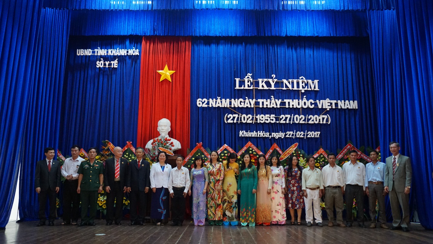 Description: D:\CÔNG TÁC\hình bệnh viện\A. lễ kỷ niệm 62 năm ngày Thầy thuốc Việt Nam 27.2.2017\DSC05173.JPG