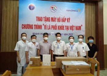 “Vì lá phổi khỏe tại Việt Nam” – Nhận máy hô hấp ký phục vụ bệnh nhân