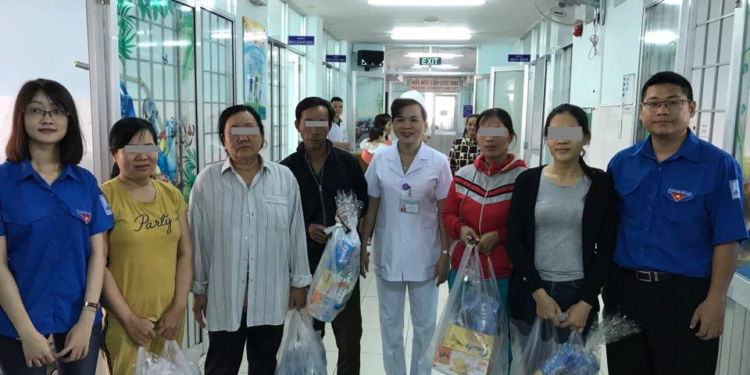 Chương trình “Quà Xuân ngày Tết hỗ trợ bệnh nhân nghèo”