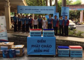 Chương trình “Bát cháo yêu thương”