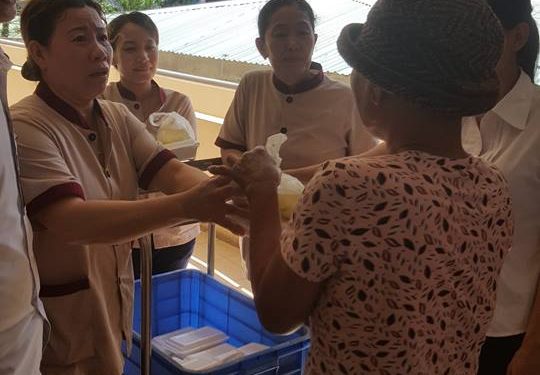 Bà Trần Thị Nhung – Chủ nhà hàng Thiên Thành tặng 300 suất cơm từ thiện cho bệnh nhân nghèo