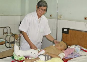 Bác sĩ cứu tinh của bệnh nhi xương thủy tinh