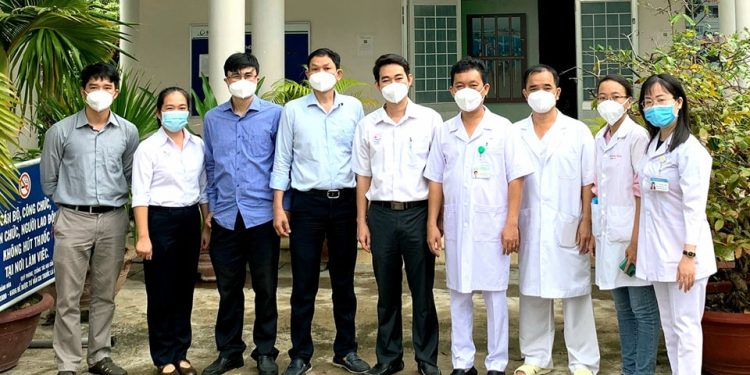 Chuyển giao kỹ thuật hồi sức cấp cứu cho Bệnh viện Lao và bệnh phổi