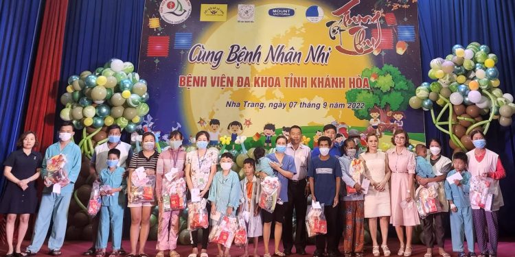 Chương trình “Vui tết Trung thu cùng bệnh nhi”