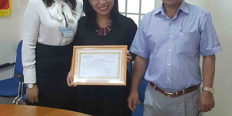 Công ty Cổ phần Du lịch Hải đảo – Khu du lịch Champa Island Nha Trang đến thăm và tặng tiền ủng hộ cho bệnh nhân