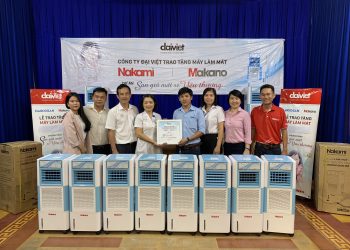 Công ty Cổ phần Cơ điện lạnh Đại Việt trao tặng máy làm mát cho bệnh viện