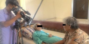 Đài Phát thanh và Truyền hình Khánh Hòa tặng quà cho bệnh nhân