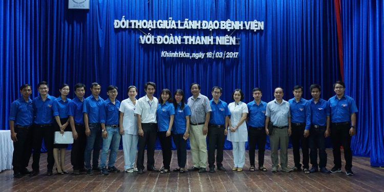 Đối thoại giữa lãnh đạo bệnh viện với đoàn viên thanh niên