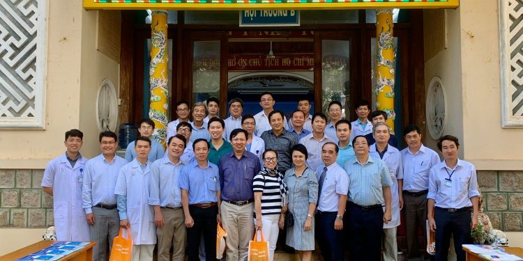 Giao ban tuyến ngoại khoa