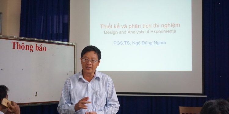 Khai giảng lớp học “Phương pháp nghiên cứu và xử lý số liệu trong nghiên cứu khoa học”