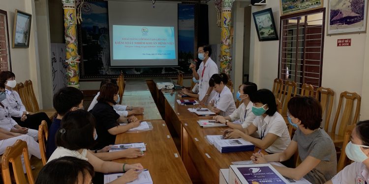 Khai giảng lớp “Kiểm soát nhiễm khuẩn bệnh viện”