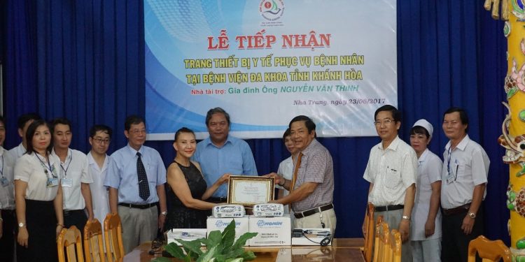 Lễ tiếp nhận trang thiết bị y tế phục vụ bệnh nhân tại Bệnh viện Đa khoa tỉnh Khánh Hòa