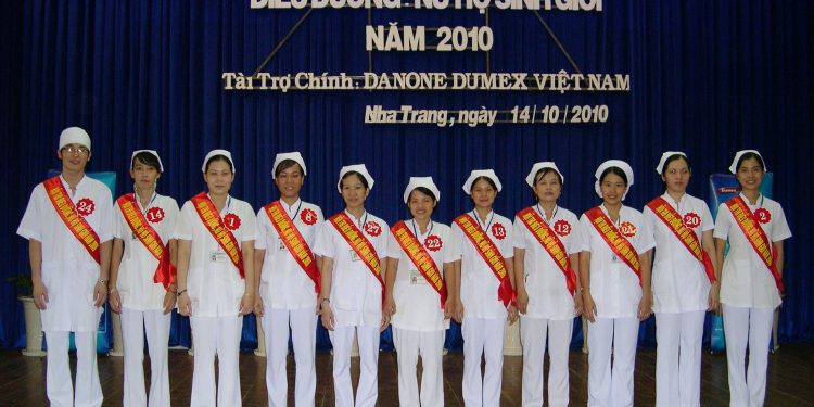 Ngày hội của tập thể điều dưỡng–nữ hộ sinh Bệnh viện Đa khoa tỉnh Khánh Hoà năm 2010