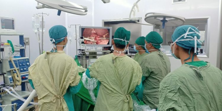 Phẫu thuật nội soi cắt khối tá tụy