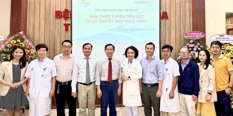 Sinh hoạt khoa học “Sinh thiết tuyến tiền liệt – Từ lý thuyết đến thực hành”