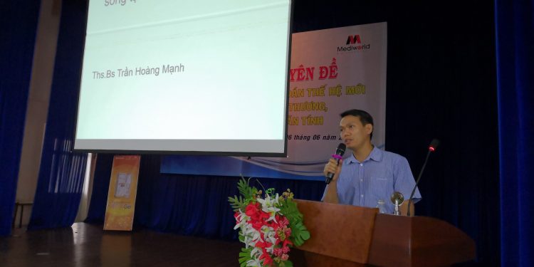 Sinh hoạt khoa học: “Ứng dụng kỹ thuật băng dán thế hệ mới trong điều trị vết thương, vết loét cấp và mãn tính”