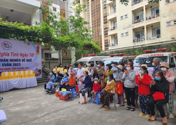 Thắm tình ngày xuân