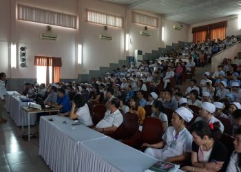 Tập huấn kỹ năng giao tiếp cho cán bộ y tế