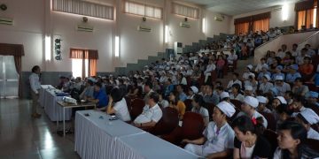 Tập huấn kỹ năng giao tiếp cho cán bộ y tế