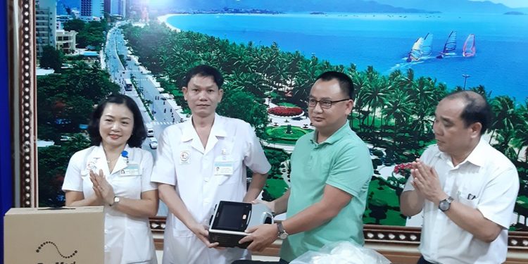 Trao gởi yêu thương đến bệnh nhân