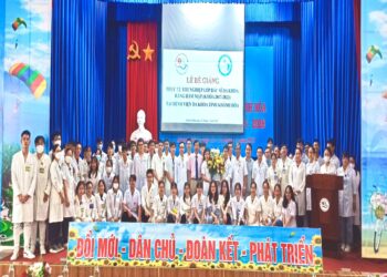 Lễ bế giảng “Thực tế tốt nghiệp lớp bác sĩ Đa khoa, Răng hàm mặt (khóa 2017-2023) – Trường Đại học Y Dược Huế