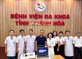 Chia sẻ yêu thương