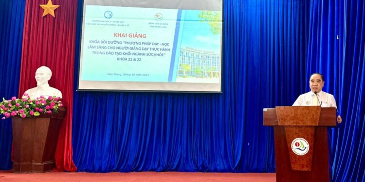Đào tạo “Phương pháp dạy – học lâm sàng” tại Bệnh viện Đa khoa tỉnh Khánh Hòa