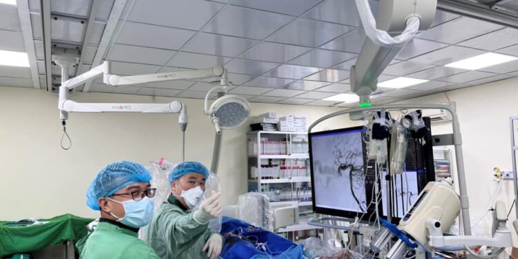 Can thiệp nội mạch thần kinh – Giải pháp mới trong điều trị bệnh lý mạch máu não tại Bệnh viện Đa khoa tỉnh Khánh Hòa