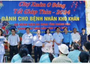 Ấm lòng “Phiên chợ Tết 0 đồng” dành cho bệnh nhân tại Bệnh viện