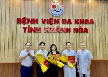 Chúc mừng tái bổ nhiệm lãnh đạo các khoa, phòng