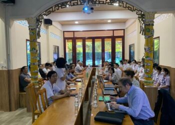 Chuyên gia Pháp chia sẻ kinh nghiệm và trao đổi chuyên môn