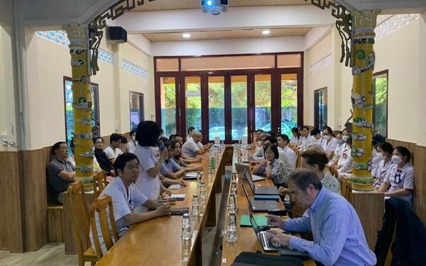 Chuyên gia Pháp chia sẻ kinh nghiệm và trao đổi chuyên môn