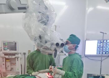 Phẫu thuật vi phẫu lấy u màng não tại Bệnh viện Đa khoa tỉnh Khánh Hòa