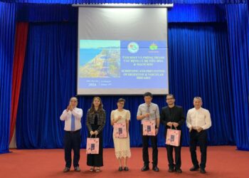 Chuyên gia Singapore chia sẻ kinh nghiệm và trao đổi chuyên môn tại Bệnh viện Đa khoa tỉnh Khánh Hòa