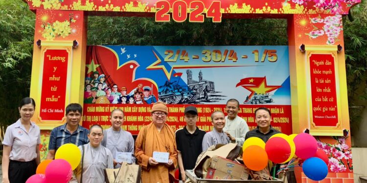 Trao gửi yêu thương chào mừng Đại Lễ Phật đản (PL 2568 – DL 2024)