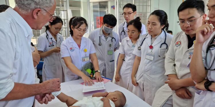 Chương trình thực hành khám bệnh, chữa bệnh 12 tháng đối với Bác sỹ Y khoa, Bác sỹ Y học dự phòng, Bác sỹ Răng hàm mặt, Bác sỹ Y học cổ truyền