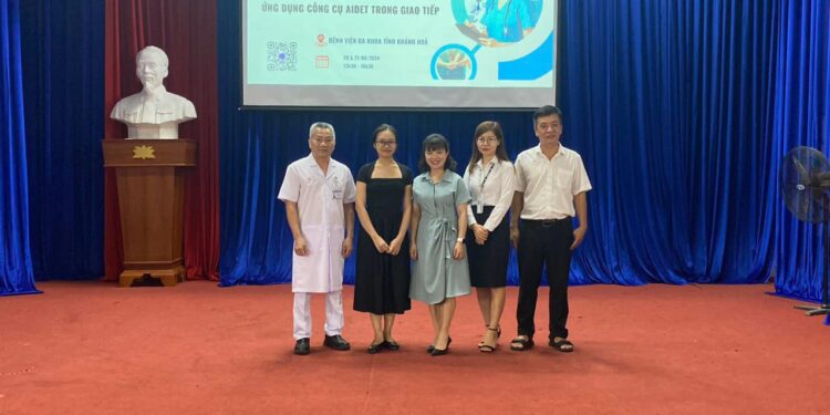 Bệnh viện Đa khoa tỉnh Khánh Hòa tổ chức thành công buổi tập huấn về giao tiếp ứng xử theo mô hình AIDET