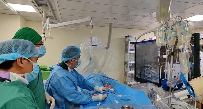 Điều trị thành công một trường hợp túi phình hình bọng nước (blister aneurysm) do động mạch đốt sống vỡ gây xuất huyết dưới nhện tại Bệnh viện Đa khoa tỉnh Khánh Hòa