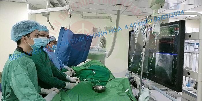 Áp dụng kỹ thuật DK – Crush trong can thiệp tổn thương chia đôi động mạch vành
