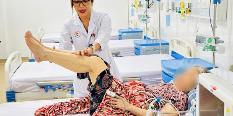 Cấp cứu đột quỵ: Giờ vàng quyết định sinh tử