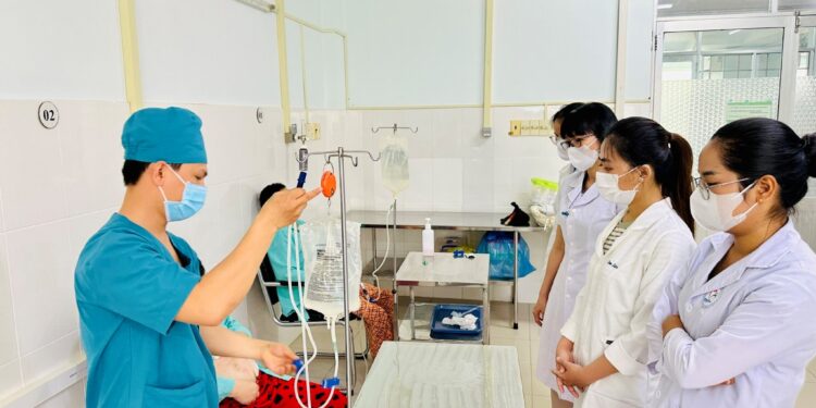 Lọc màng bụng – giải pháp bền vững cho bệnh nhân suy thận cần lọc máu