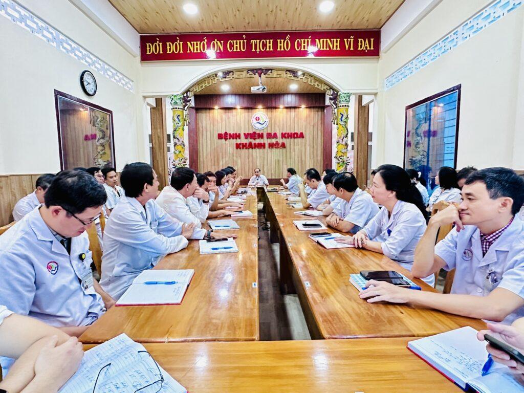 BSCKII. Phan Hữu Chính Bệnh viện Đa khoa Khánh Hòa BSCKII Phan Hữu Chính Lãnh đạo BVĐK Khánh Hòa Phát triển Y tế Khánh Hòa