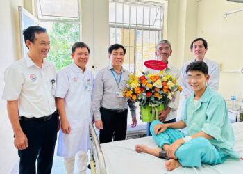 Tuyên dương ê-kíp kịp thời giành giật sự sống cho ca tai nạn vỡ tim