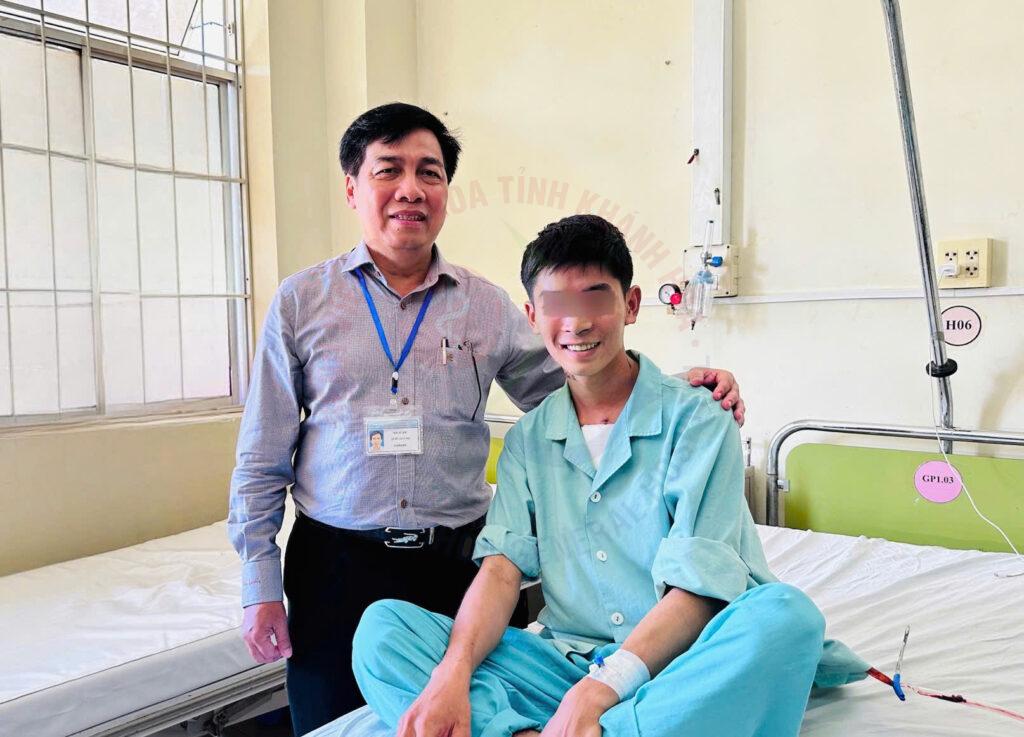 cứu sống ca vỡ tim Bệnh viện Đa khoa Khánh Hòa cấp cứu tai nạn giao thông điều trị chấn thương tim hồi sức ngoại phẫu thuật lồng ngực